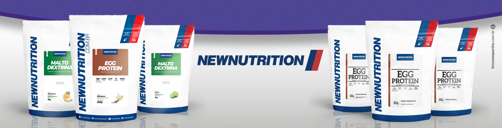 Banner da NewNutrition com potes e sachês da linha de proteínas
