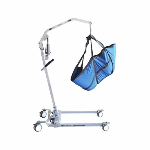 Guincho de transferência de paciente com cinta de sustentação azul e base com rodízios, em fundo branco